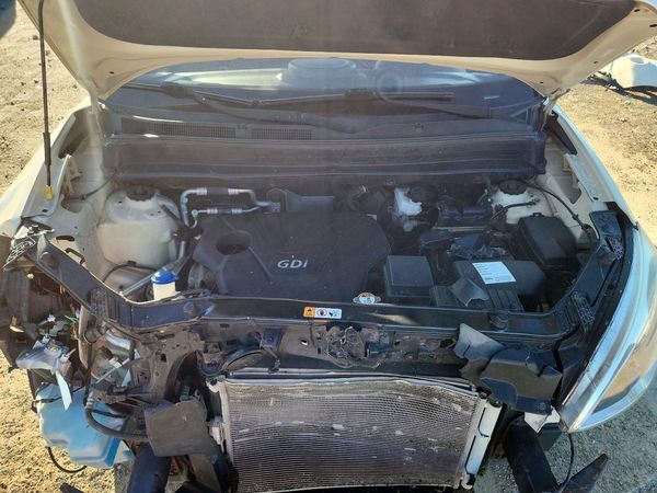 2012 KIA SOUL GL — Engine bay