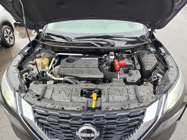 2023 NISSAN ROGUE S — Engine bay