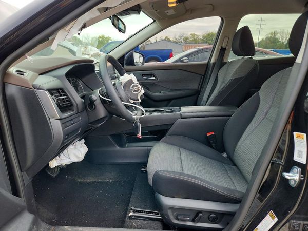 2021 NISSAN ROGUE SV — DENT