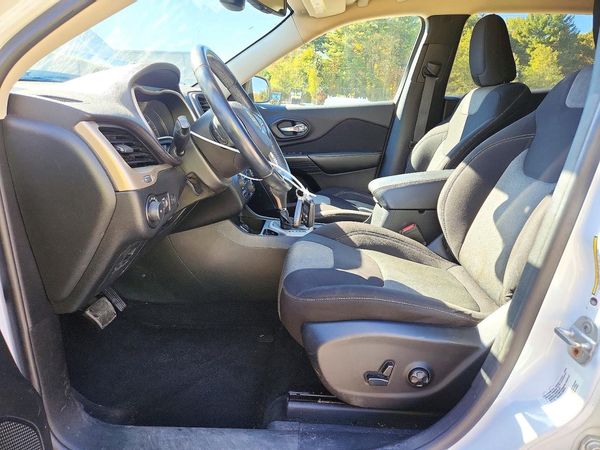 2014 JEEP CHEROKEE Latitude — DENT
