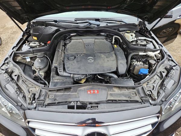 2016 MERCEDES-BENZ E E350-4M — Engine bay