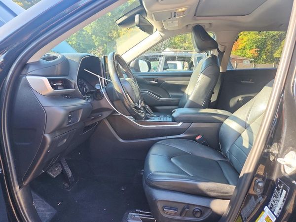2020 TOYOTA HIGHLANDER XLE — DENT