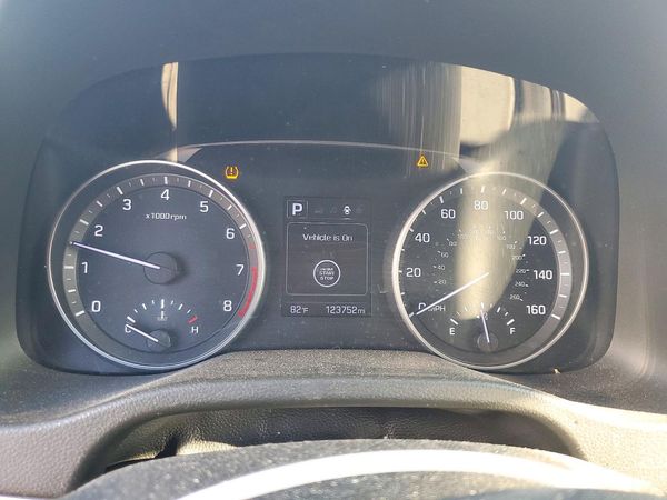 2017 HYUNDAI ELANTRA — ODOM