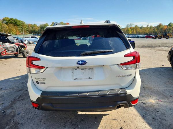 2022 SUBARU FORESTER Premium — DIRR