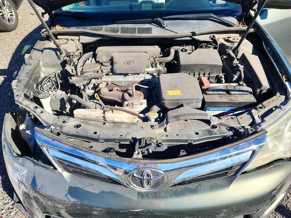 2013 TOYOTA CAMRY — Engine bay
