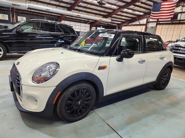 2018 MINI COOPER — Front 3/4
