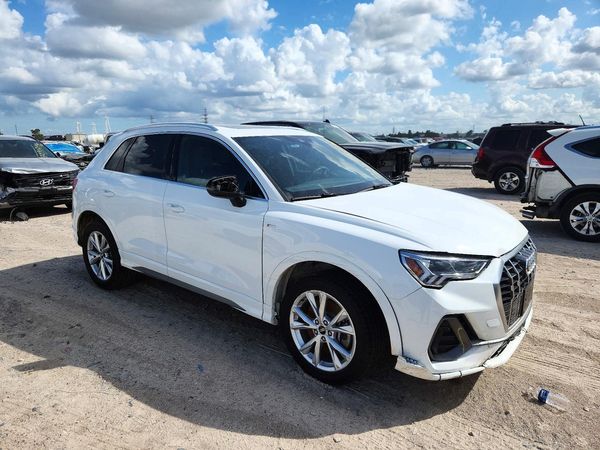 2025 AUDI Q3 — Passenger 3/4