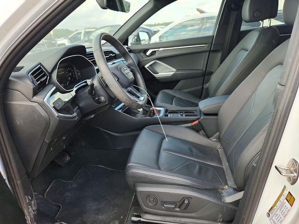 2025 AUDI Q3 — DENT