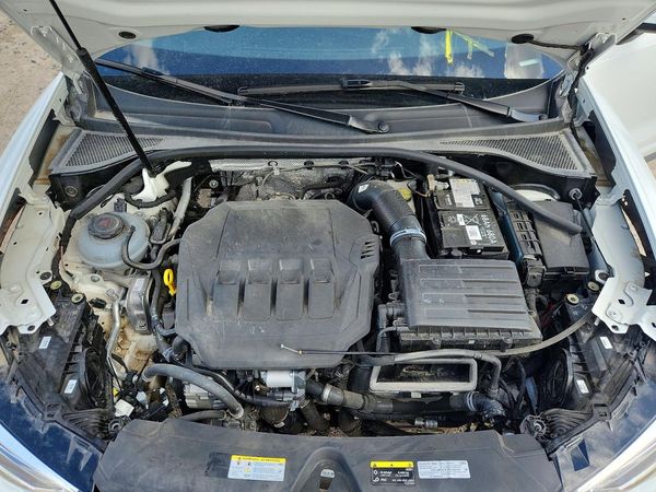 2025 AUDI Q3 — Engine bay