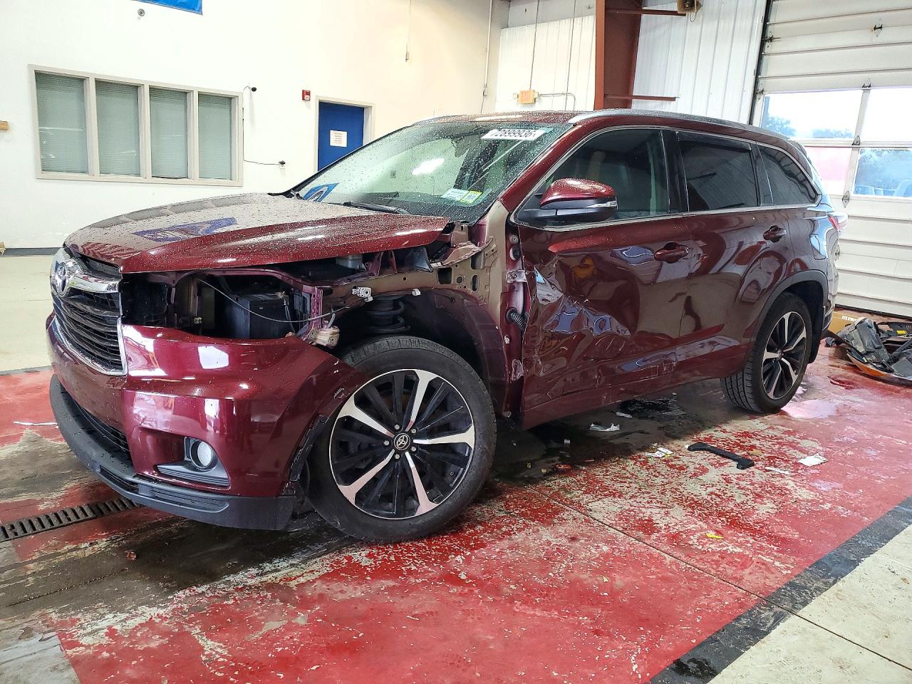 2016 TOYOTA HIGHLANDER Base/Hybrid — Front 3/4