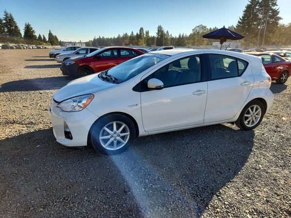 2012 TOYOTA PRIUS — Front 3/4
