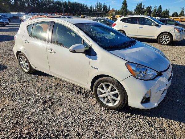 2012 TOYOTA PRIUS — Passenger 3/4