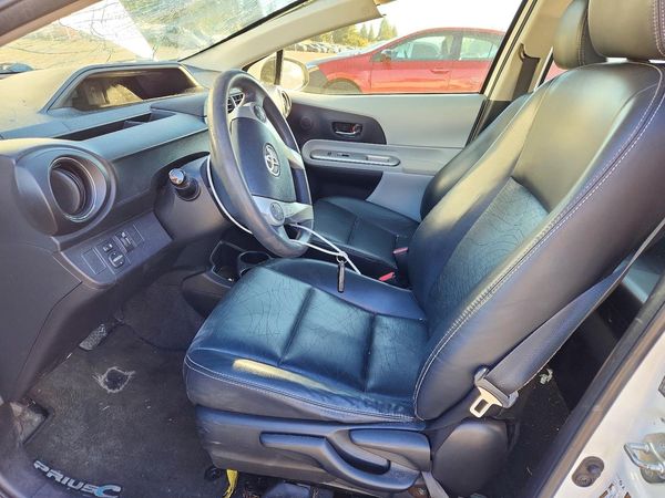 2012 TOYOTA PRIUS — DENT