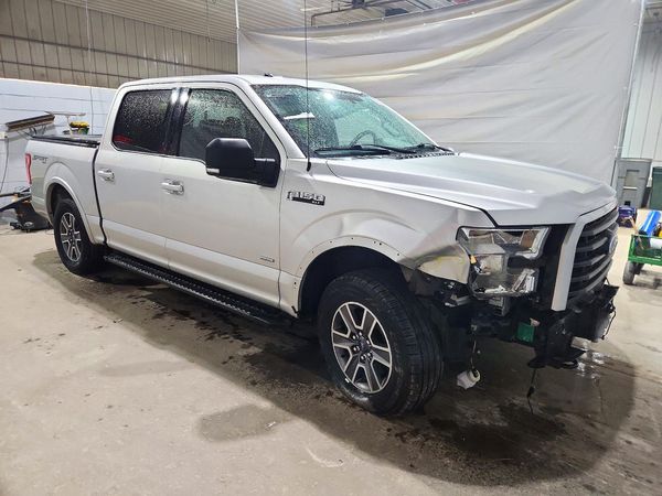 2017 FORD F150 SuperCrew — Passenger 3/4