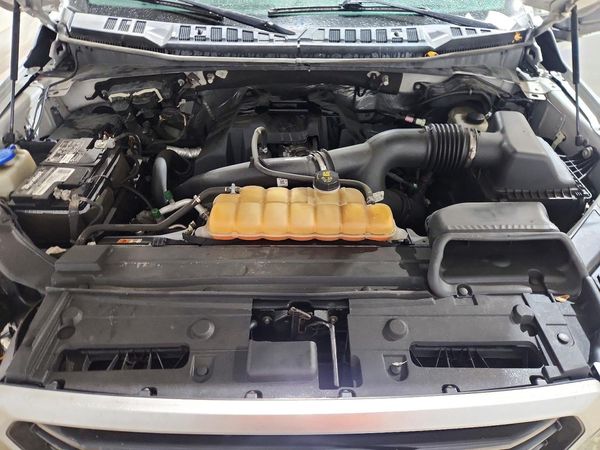 2017 FORD F150 SuperCrew — Engine bay