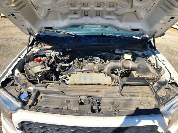 2022 FORD F150 SuperCab — Engine bay