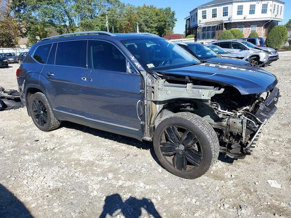 2018 VOLKSWAGEN ATLAS 4Motion SEL Premium — Passenger 3/4