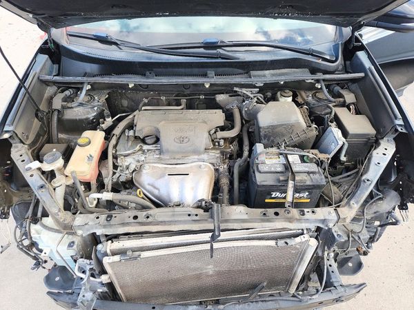 2013 TOYOTA RAV4 High — Engine bay