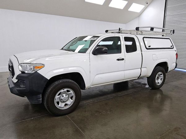 2021 TOYOTA TACOMA SR5 — Front 3/4