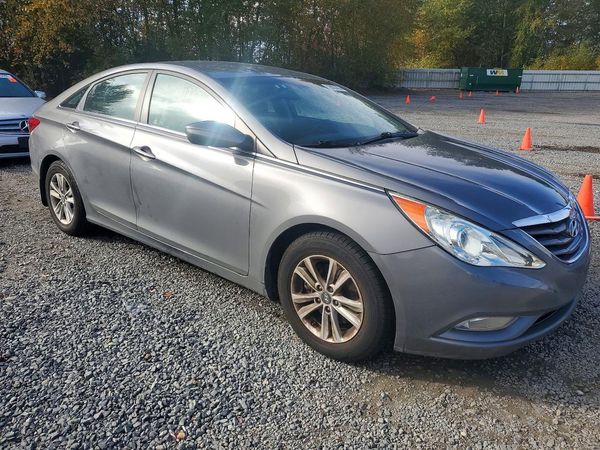 2013 HYUNDAI SONATA GLS/ GLS Popular — Passenger 3/4