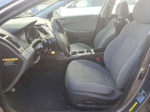 2013 HYUNDAI SONATA GLS/ GLS Popular — DENT