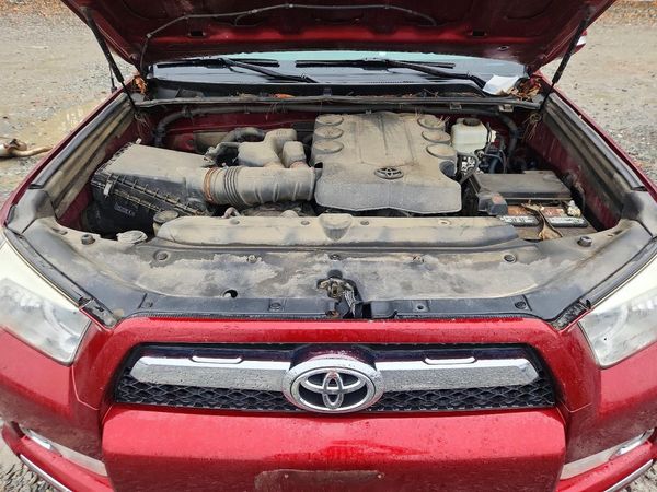 2012 TOYOTA 4RUNNER — Engine bay