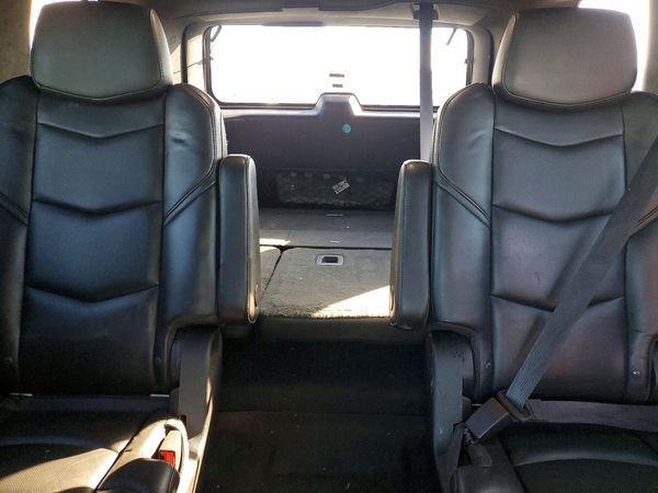 2018 CADILLAC ESCALADE Platinum — SUVN
