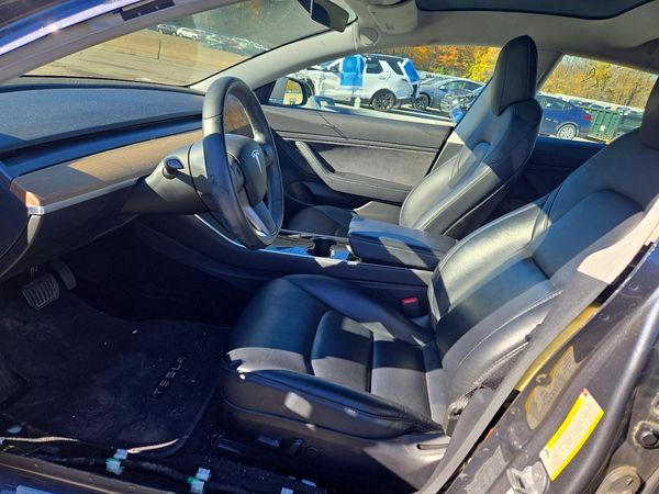2019 TESLA MODEL 3 — DENT