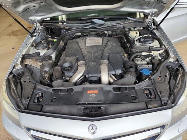 2012 MERCEDES-BENZ CLS-CLASS CLS550 — Engine bay