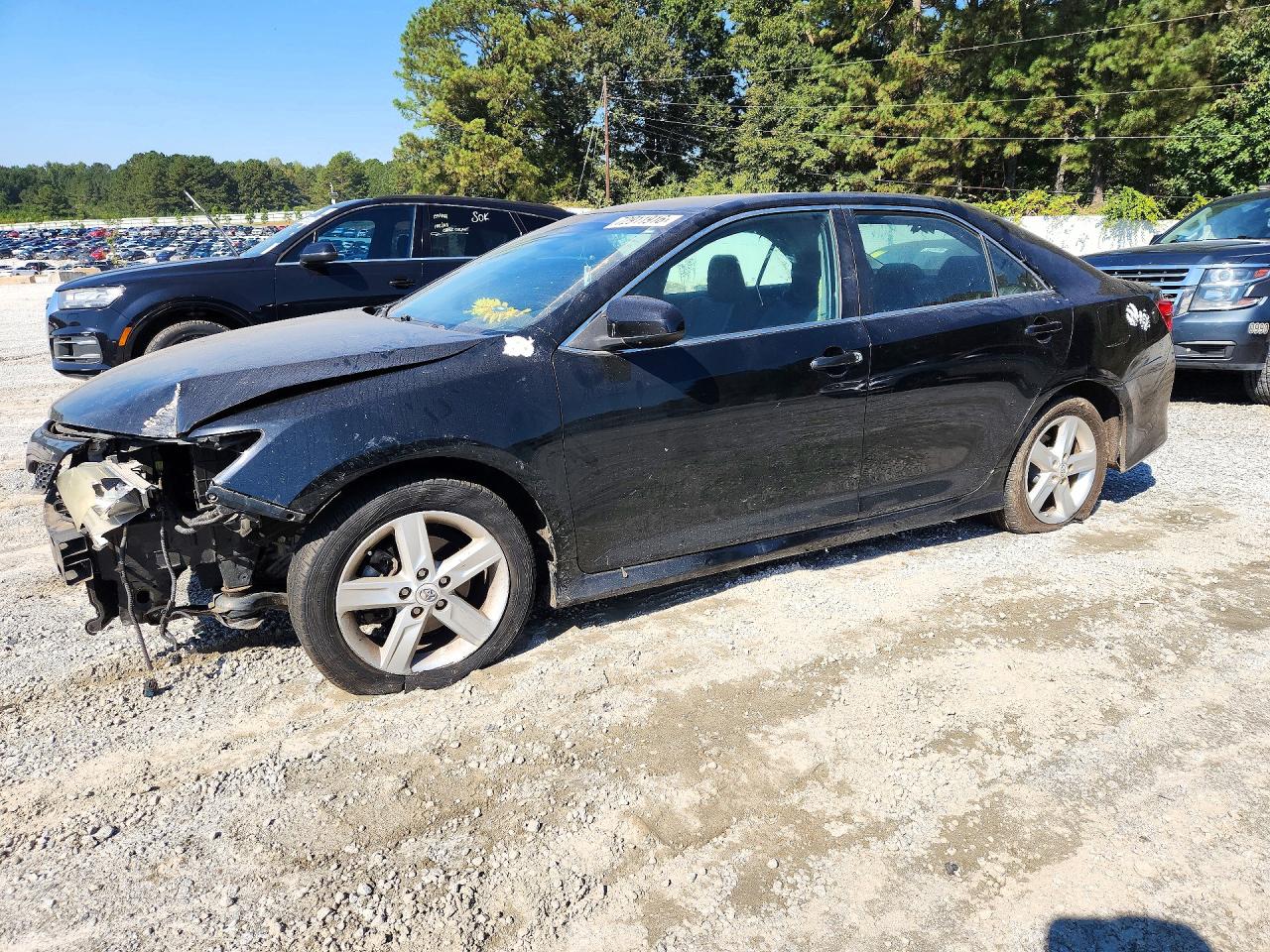 2013 TOYOTA CAMRY — Front 3/4