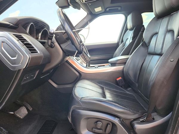 2017 LAND ROVER RANGE ROVER SPORT SE — DENT