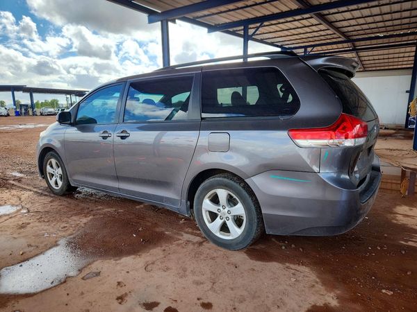 2014 TOYOTA SIENNA — DSRA