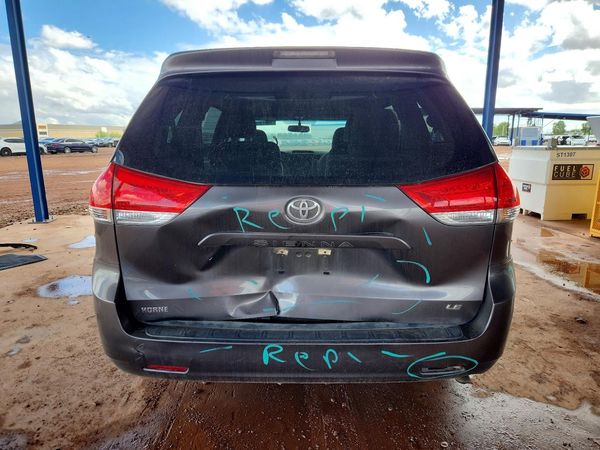 2014 TOYOTA SIENNA — DIRR