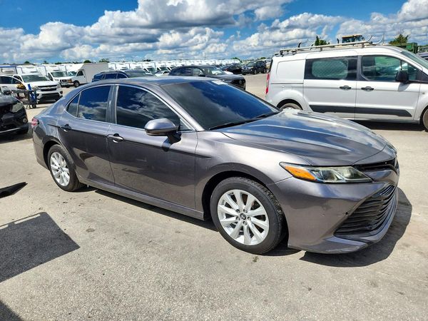 2018 TOYOTA CAMRY L/LE/SE/XLE — Passenger 3/4