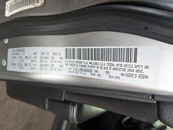 2017 JEEP CHEROKEE Sport — VINS