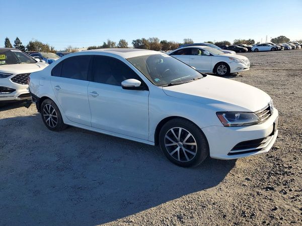 2017 VOLKSWAGEN JETTA SE — Passenger 3/4