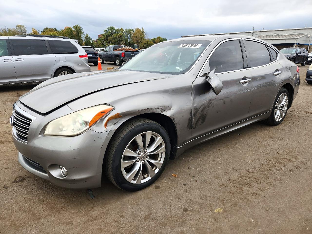 2012 INFINITI M37 — Front 3/4