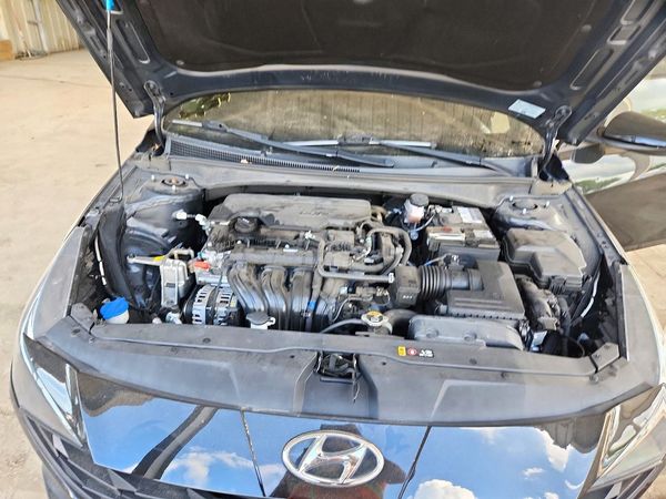 2022 HYUNDAI ELANTRA — Engine bay