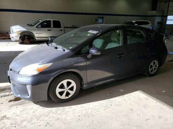 2013 TOYOTA PRIUS