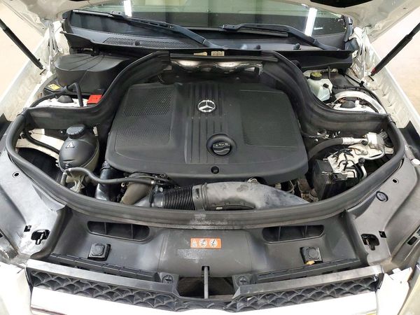 2015 MERCEDES-BENZ GLK GLK250 BLUETEC 4-MATIC — Engine bay