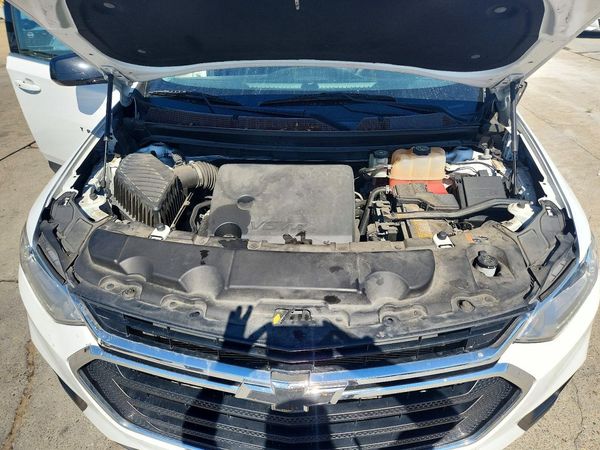 2020 CHEVROLET TRAVERSE LS — Engine bay