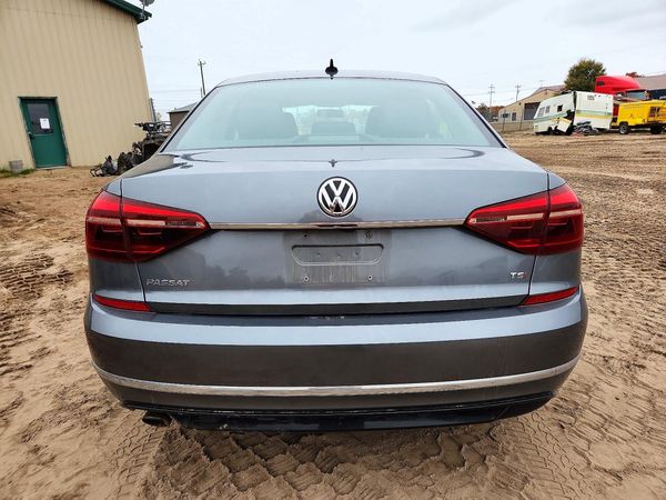 2017 VOLKSWAGEN PASSAT R-Line — DIRR