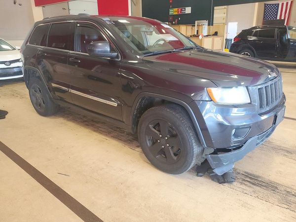 2013 JEEP CHEROKEE Laredo — Passenger 3/4