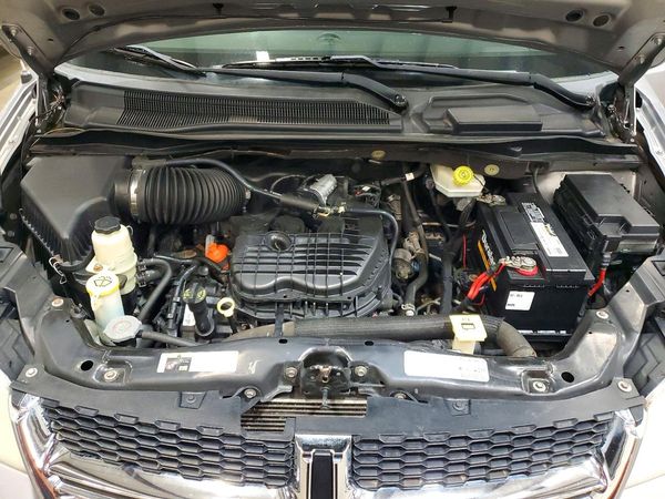 2013 DODGE GRAND CARAVAN SXT — Engine bay