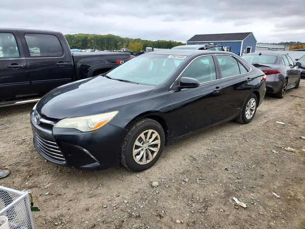 2015 TOYOTA CAMRY — DSFA — Front 3/4