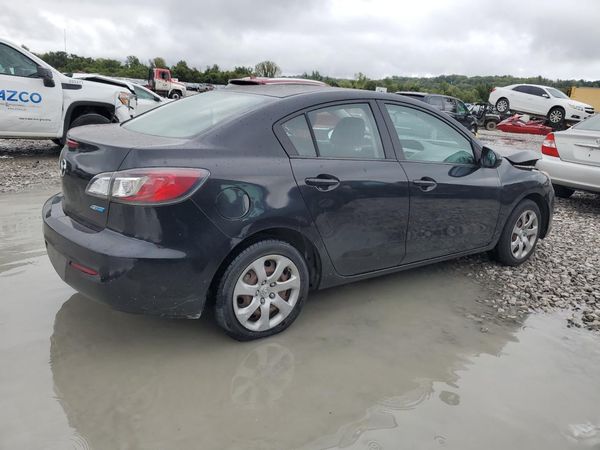 2013 MAZDA 3