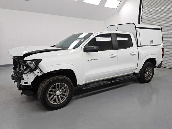 2024 CHEVROLET COLORADO LT — Front 3/4