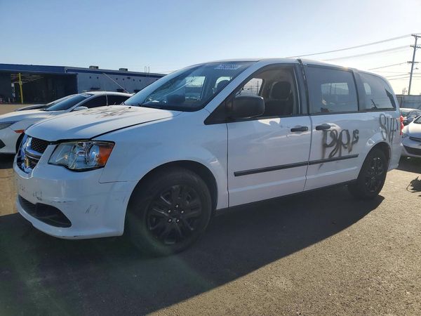 2015 DODGE GRAND CARAVAN SE — Front 3/4