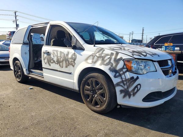 2015 DODGE GRAND CARAVAN SE — Passenger 3/4
