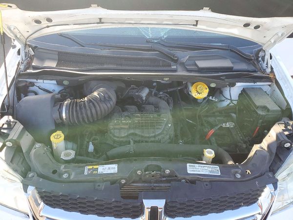 2015 DODGE GRAND CARAVAN SE — Engine bay